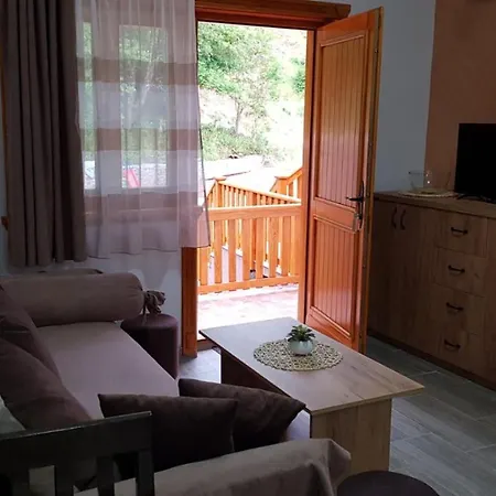 Kuca Stojanovica Topli Do *