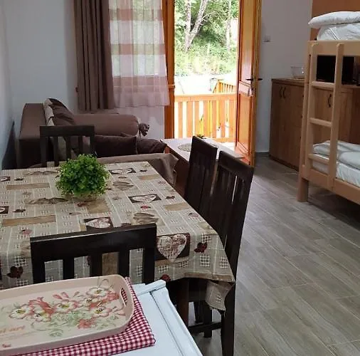 Kuca Stojanovica Topli Do *