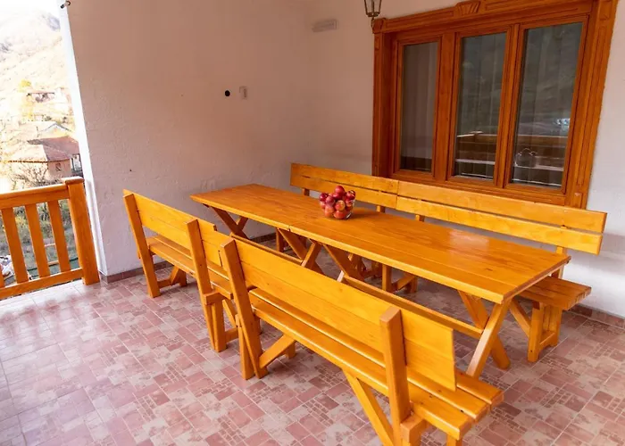 Kuca Stojanovica Topli Do Apartamento Pirot